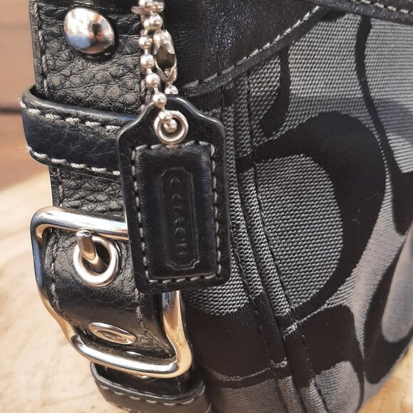 Fabulous Vintage Black Coach "Zoe" Signature Canvas/Leather Hobo Bag - Picture 8 of 11